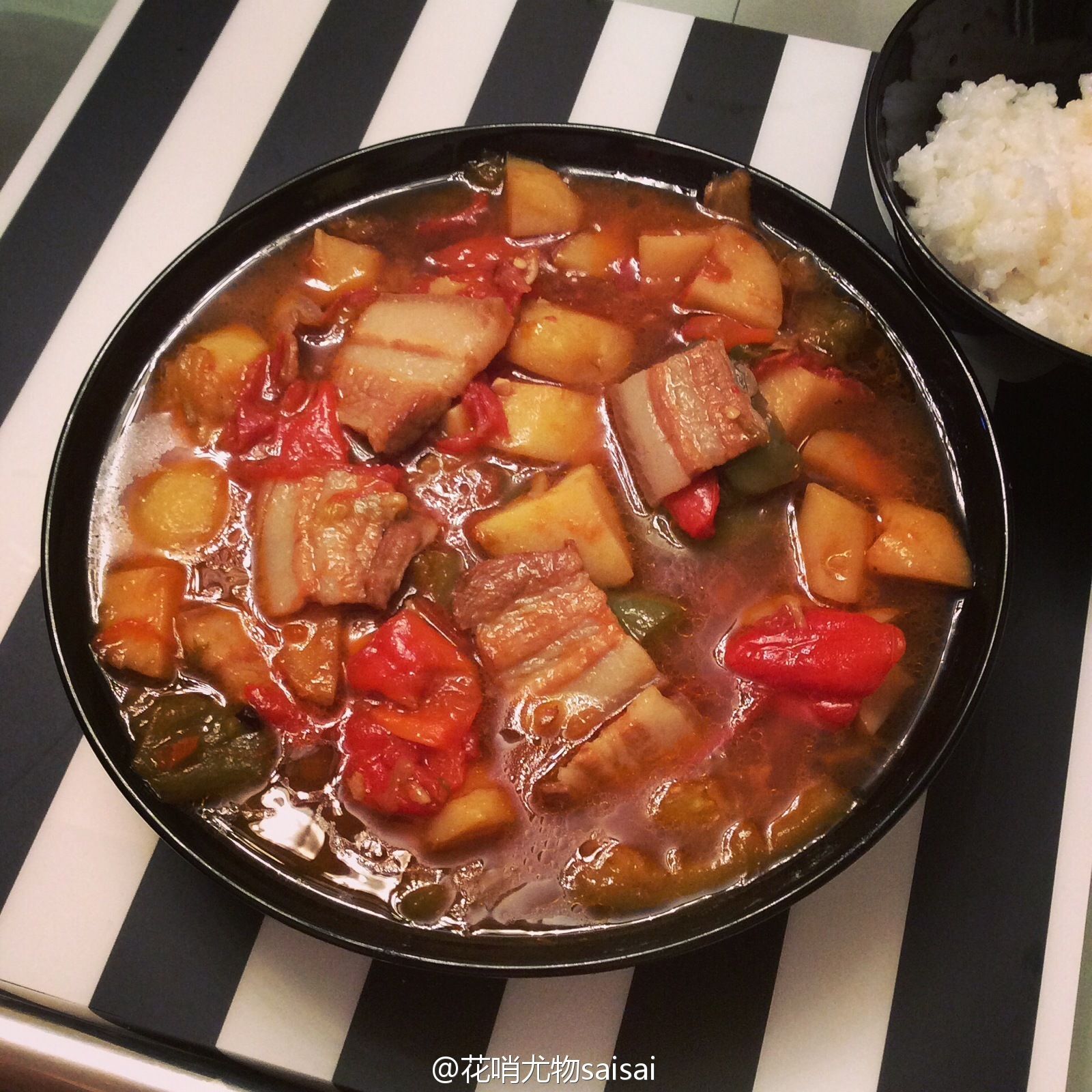 花哨尤物saisai的微博列表微女郎